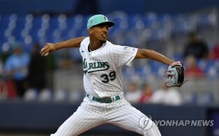 마이애미 역대 최연소 투수 페레스, 데뷔전서 4⅔이닝 7K 2실점