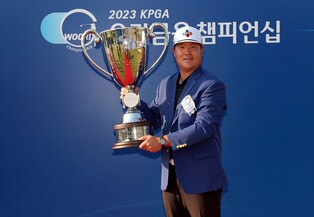 임성재, 3년 7개월 만에 나선 국내 대회서 5타 차 역전 우승