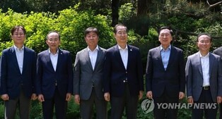 (LEAD) Ruling party, gov't decide to ask Yoon to veto nursing act