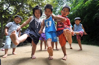 "순창 강천산을 맨발로 걸으며 숲 바람을 느껴보세요"