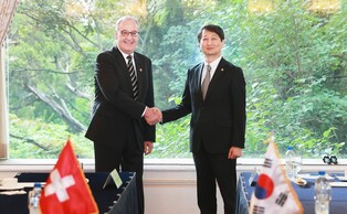 (LEAD) S. Korea seeks greater investment from Swiss bio firms