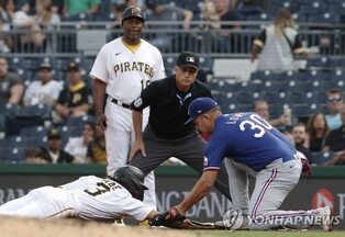 MLB 피츠버그 배지환, 2안타 치고도 견제사·주루사로 찬물