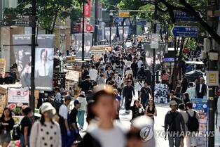 Population mobility slightly falls in April amid housing market recovery