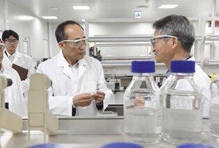 (LEAD) S. Korea to foster biotechnology as new growth engine: finance minister