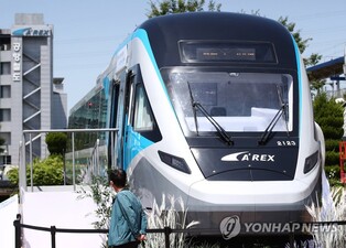 베일 벗은 공항철도 신규 전동차…2025년 본격 투입