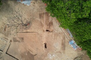 강진 고려청자 요지서 기와건물지 최초 발굴