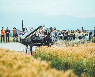 [픽! 군산] 보리밭 사잇길에 울려 퍼진 피아노 선율