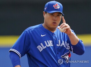 류현진 "체인지업, 커브 던지기 시작…야식 끊고 체중 감량"