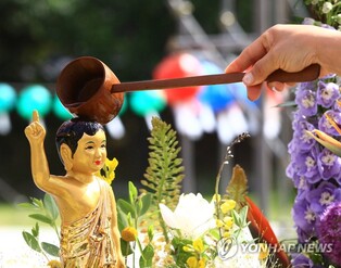 "빈곤·질병 사라지길"…4년만에 마스크 벗고 부처님오신날 봉축(종합)