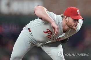 '독수리 투구폼' 킴브럴, 친정팀 상대로 MLB 8번째 400세이브