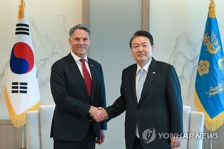 Yoon, Australian deputy PM discuss cooperation in defense, Indo-Pacific