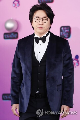 배우 김수로, 영국 축구팀 '첼시 로버스 FC' 구단주 사임