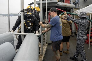 U.S. reveals joint salvage drills with S. Korea before botched N.K. 'space vehicle' launch