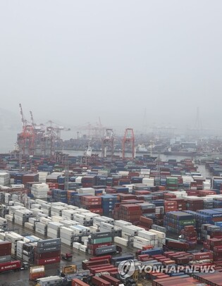 (LEAD) S. Korea's economy grows 0.3 pct in Q1, unchanged from earlier estimate: BOK data