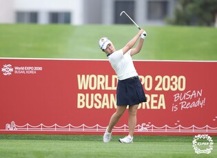 KLPGA 정윤지, 코스레코드 타이…롯데오픈 2R 8언더파