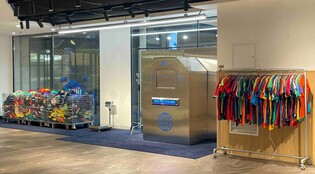 "재활용 수영복 입고 여름휴가를"…신세계百, 친환경 행사