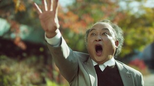 외로운 퇴직자가 본 평범한 이웃들…영화 '실버맨'