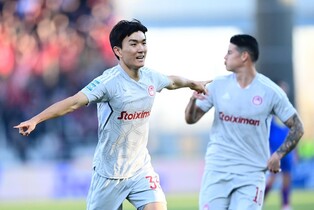 황인범, 그리스 프로축구 첫 시즌에 올림피아코스 '올해의 선수'