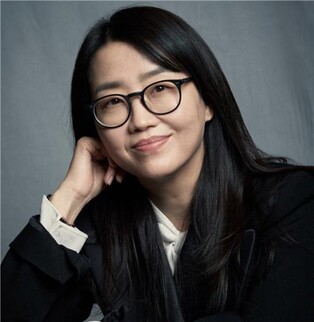 김은희 작가, 미디어랩시소와 전속계약…남편 장항준과 한솥밥