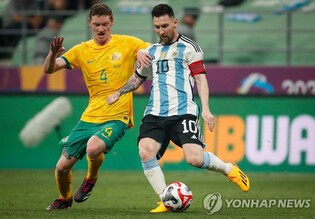 메시, 개인 역대 최단 시간 79초 만에 득점…호주에 2-0 승리