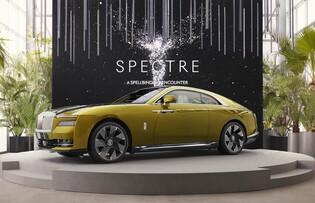 Rolls-Royce unveils brand's 1st all-electric model in S. Korea