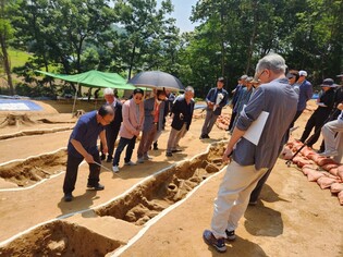 전주 황방산서 민간인 희생자 추정 유해 100여 구 발굴