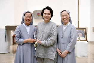 임형주, 몽골 노밍요스 중학교 명예교장 위촉