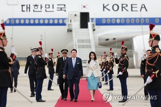 Yoon, French president to discuss N.K. human rights