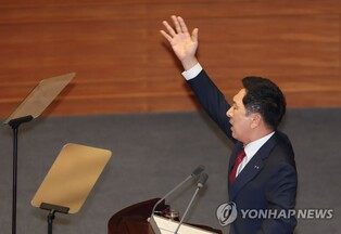 Ruling party leader suggests scrapping voting rights of Chinese nationals in S. Korea