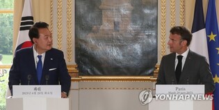 (LEAD) Yoon says S. Korea, France will cooperate closely against N. Korea's provocations