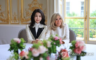 First ladies of S. Korea, France discuss cultural exchanges