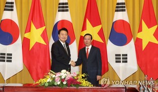 (3rd LD) Yoon says S. Korea, Vietnam will strengthen cooperation on N. Korea, trade