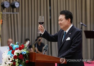 Yoon attends state dinner hosted by Vietnam president