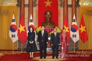 S. Korean, Vietnamese leaders have breakfast meeting