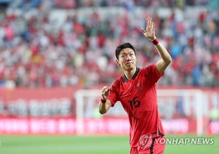 FC Seoul striker Hwang files complaint against netizen for defamation