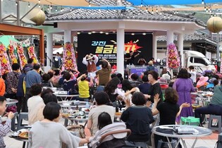 "불타는 금요일엔 불고기 파티"…강진 작은 마을이 '들썩'