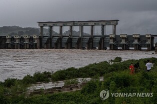 S. Korea asks Pyongyang to give prior notice on border dam discharge