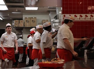 [길따라 멋따라] "패스트푸드점에서도 팁을 내요?"…미국 여행객들 '부글부글'