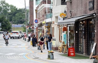 [지방소멸에 맞서다]⑧ 쇠락했던 '우영우 동네', 주민의 힘으로 되살아나다