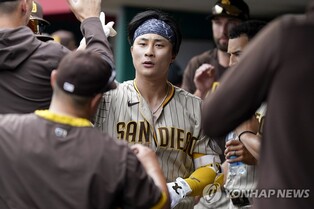 김하성, 2년 연속 MLB 두 자릿수 홈런 달성