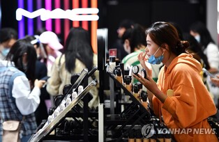 싸구려 이미지 벗어났나?…中화장품 매출 5년만에 51% 성장