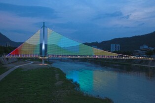 "무주 남대천이 화려해진다"…별빛다리 경관 보도교 개통