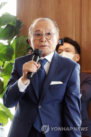 Veteran actor offers to donate land for late President Rhee Syng-man's memorial hall