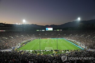 미국프로축구 LA 더비에 8만 관중 신기록…1년 만에 경신
