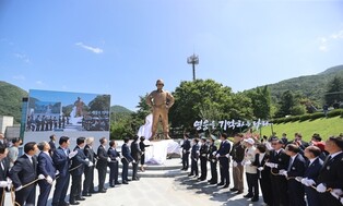 (2nd LD) S. Korea marks 3rd year since Korean War hero Gen. Paik's death