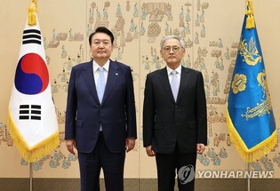 Yoon presents letter of appointment to culture adviser