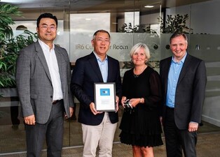 Hyundai Motor Group chief visits Intel's Ireland campus