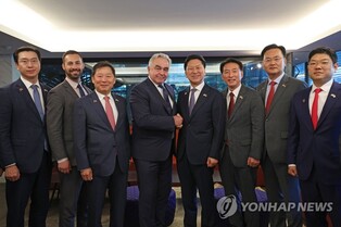 (LEAD) U.S. officials, lawmakers praise Yoon's leadership in improving relations with Japan