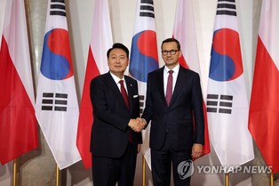 Yoon, Polish PM agree to cooperate for Ukraine reconstruction