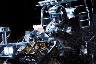 할리우드 영화 못지않은 우주의 스펙터클…영화 '더 문'